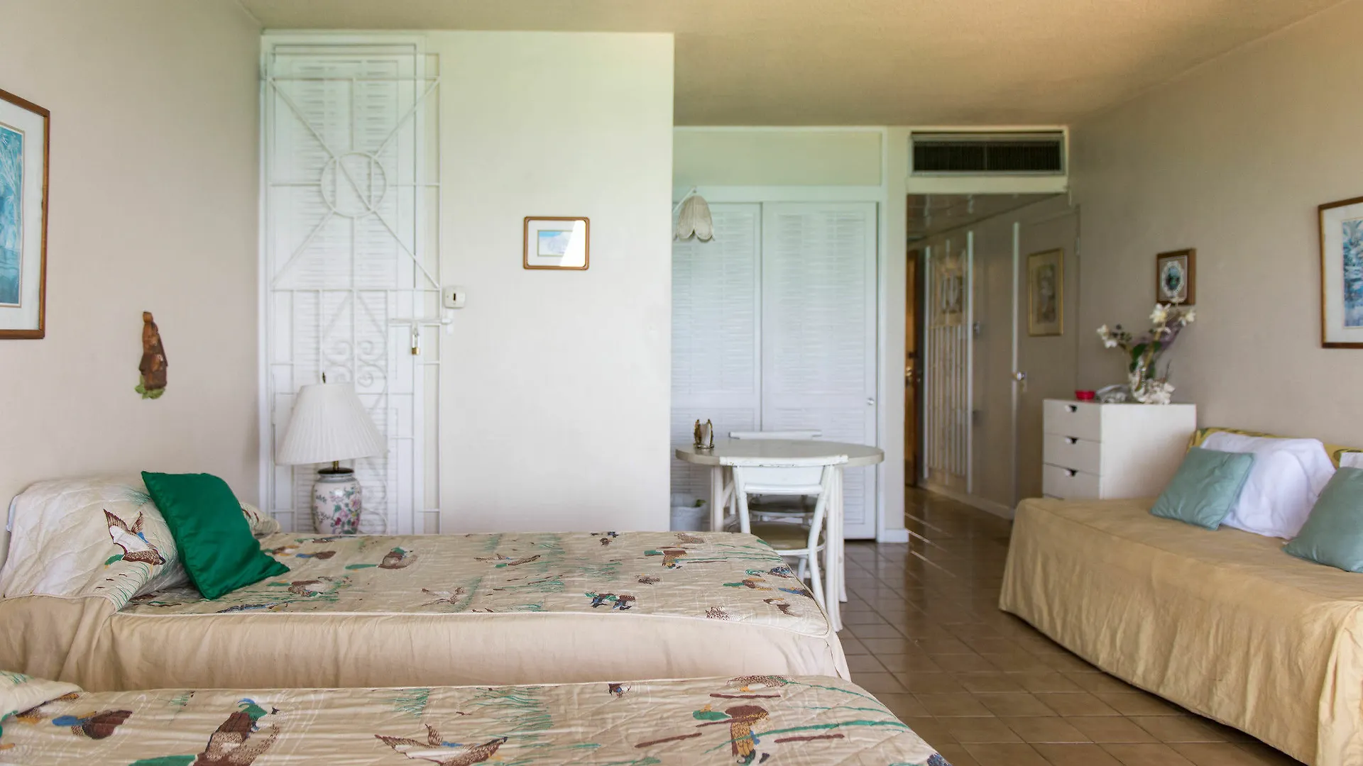 Sky Box Beach Suite At Montego Bay Club 0*,