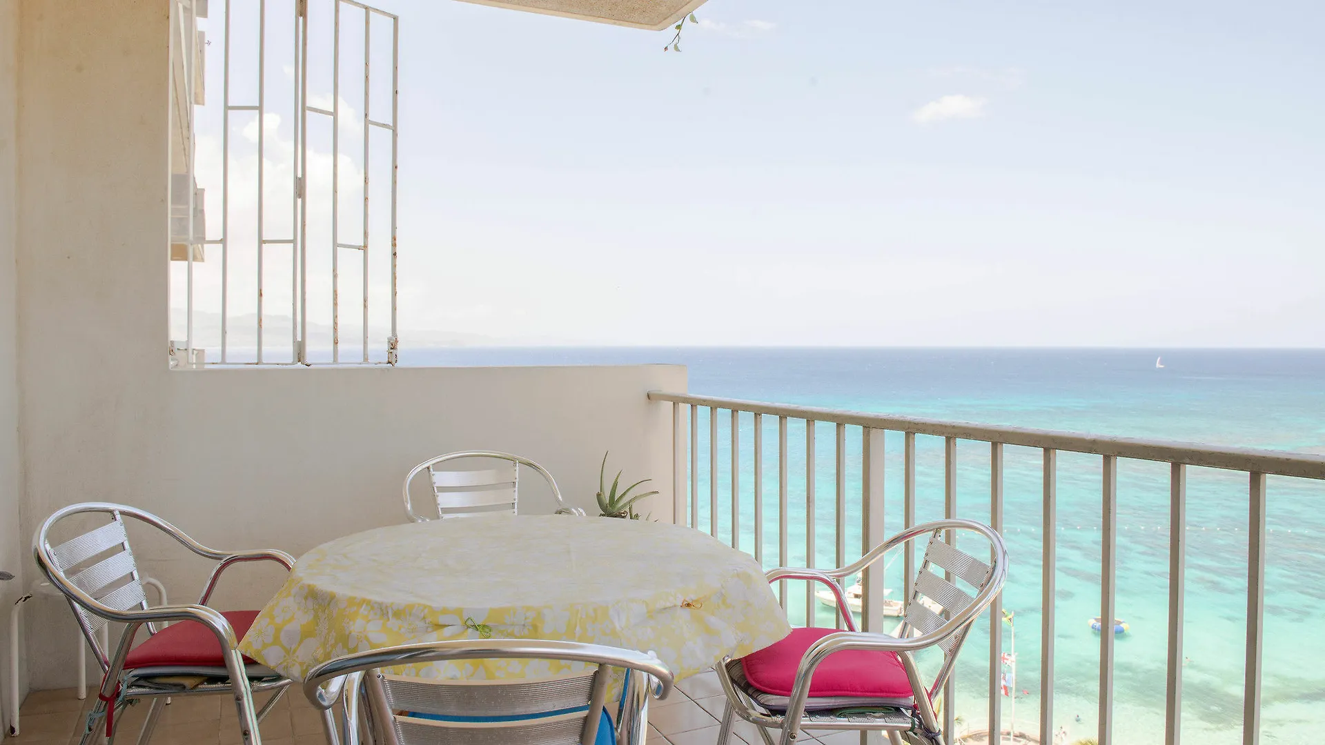 Sky Box Beach Suite At Montego Bay Club Apartment