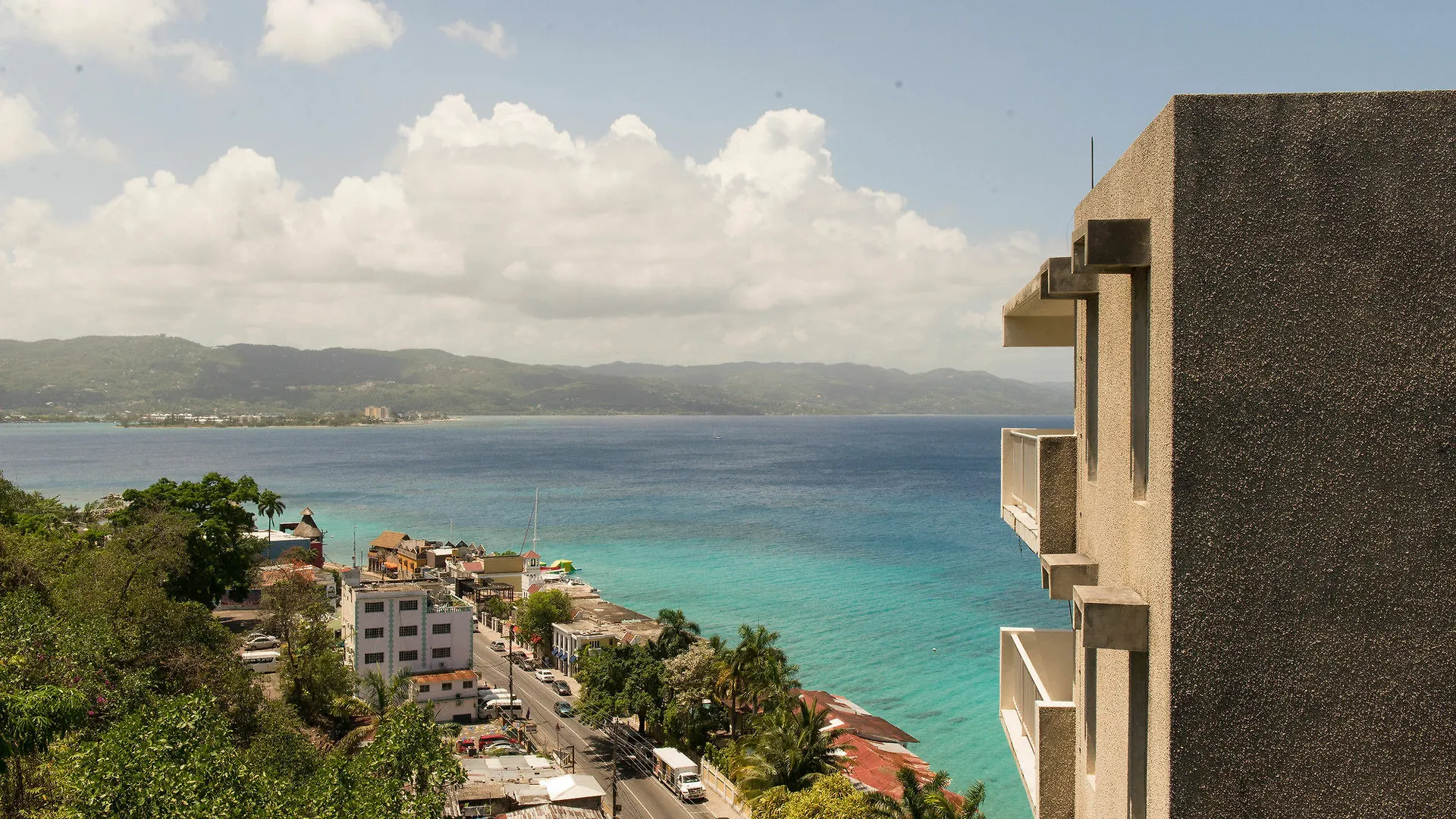 Sky Box Beach Suite At Montego Bay Club Apartment